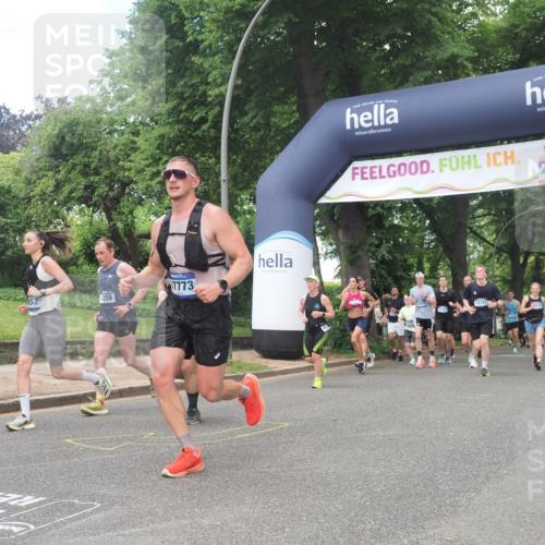 29.06.2025 - hella hamburg halbmarathon KatJ http://msf.ph/oto/8276089 29.06.2025 10:40:16 Zwischen KM18-KM19 1151, 1258, 2208, 3952, 4029, 5378, 5907, 6481, 7896, 8273 meine-sportfotos.de
