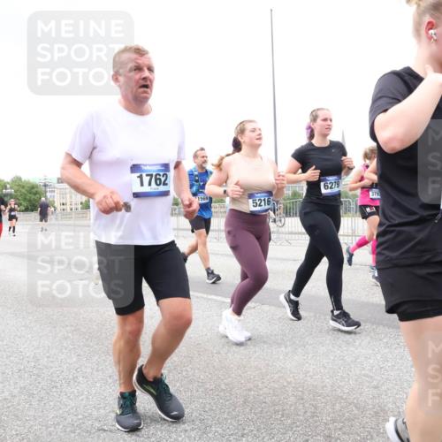 29.06.2025 - hella hamburg halbmarathon Lena Gebhardt http://msf.ph/oto/8276120 29.06.2025 10:54:41 Lombardsbrücke 14386, 4971, 1762, 6279, 1569, 379, 5216, 1949, 1198, 1762, 1822, 1949, 2084, 2244, 2532, 2566, 2586, 2632, 3002, 3364, 3761, 3795, 3857, 4191, 4192, 4720, 4971, 5157, 5185, 5216, 5309, 5392, 5500, 5514, 5727, 5882, 5933, 5993, 6023, 6279, 6839, 6982, 6987, 7498, 7670, 7874, 7946, 7986, 8012, 8186, 8801, 8803, 9130, 9521, 9596, 10207, 10331, 10471, 11033, 11226, 11287, 11354, 11567, 11569, 11785, 12240, 12268, 12270, 12930, 13272, 13283, 13944, 13945, 13979, 13980 meine-sportfotos.de