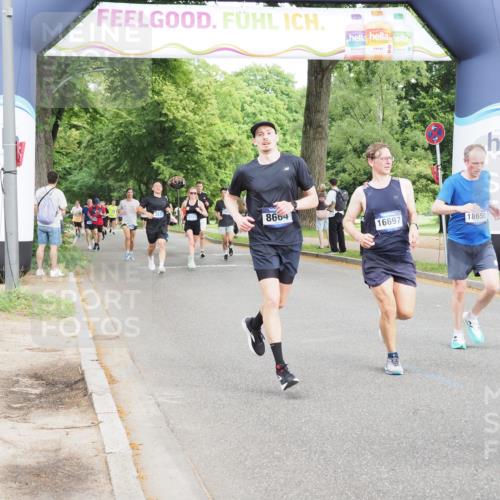 29.06.2025 - hella hamburg halbmarathon MichiJ http://msf.ph/oto/8276144 29.06.2025 10:31:41 Zwischen KM18-KM19 3928, 4425, 8664, 10669, 12554, 12623, 14226, 15383, 15851, 16697, 17251, 17391, 18650, 18689 meine-sportfotos.de