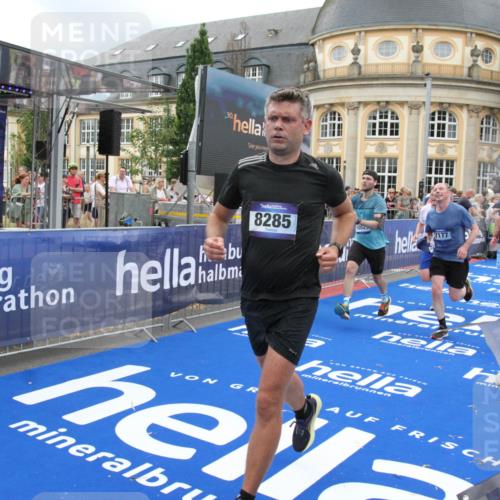 29.06.2025 - hella hamburg halbmarathon Michael Strokosch http://msf.ph/oto/8276172 29.06.2025 10:53:52 Ziel 1422, 1706, 1870, 2518, 5607, 6260, 6877, 7177, 8285, 8335, 9922, 10529, 10891, 12413, 14026, 14818, 15502, 16538, 17740, 18249, 18418, 18487, 18759, 18915, 19177 meine-sportfotos.de