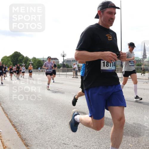 29.06.2025 - hella hamburg halbmarathon Lena Gebhardt http://msf.ph/oto/8276182 29.06.2025 10:20:18 Lombardsbrücke 14564, 18114, 15619, 1011, 1046, 1069, 1110, 1115, 1154, 1471, 1474, 2064, 2478, 3278, 3434, 3733, 3842, 4154, 4166, 4422, 4539, 4585, 4614, 4737, 4739, 5181, 5397, 5556, 5659, 5811, 5812, 5831, 5937, 6874, 6951, 7018, 7101, 7131, 7137, 7519, 7739, 7744, 7808, 8025, 8387, 8462, 8588, 8738, 9136, 9196, 9722, 9735, 9873, 10041, 10414, 10550, 10595, 10613, 10622, 10647, 10701, 10754, 11028, 11036, 11603, 11835 meine-sportfotos.de