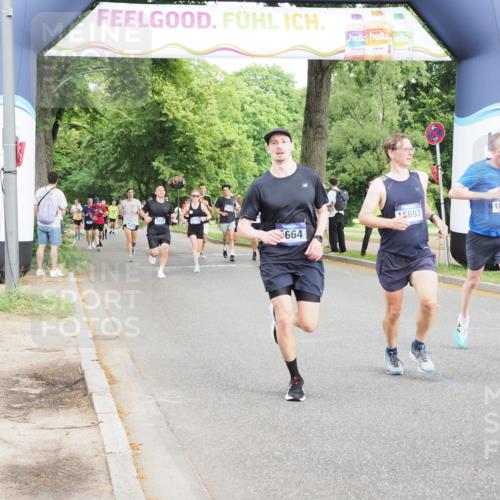 29.06.2025 - hella hamburg halbmarathon MichiJ http://msf.ph/oto/8276194 29.06.2025 10:31:41 Zwischen KM18-KM19 3928, 4425, 8664, 10669, 12554, 12623, 14226, 15383, 15851, 16697, 17251, 17391, 18650, 18689 meine-sportfotos.de