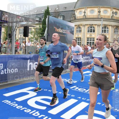 29.06.2025 - hella hamburg halbmarathon Michael Strokosch http://msf.ph/oto/8276223 29.06.2025 10:53:53 Ziel 1422, 1706, 1870, 5607, 6260, 6877, 7177, 7395, 8285, 8335, 9922, 10529, 10891, 12413, 14026, 15502, 16538, 17740, 18249, 18418, 18487, 18759, 18831, 18915, 19177 meine-sportfotos.de