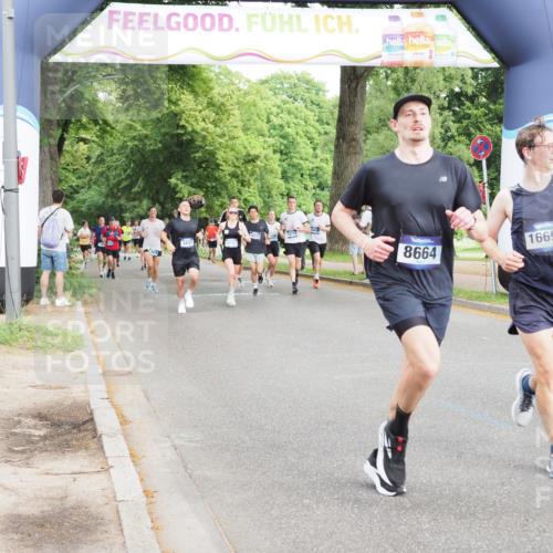 29.06.2025 - hella hamburg halbmarathon MichiJ http://msf.ph/oto/8276251 29.06.2025 10:31:42 Zwischen KM18-KM19 3928, 8664, 10669, 12554, 12623, 12723, 14226, 15383, 15851, 16697, 17251, 17391, 18650, 18689 meine-sportfotos.de