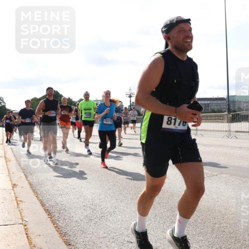 29.06.2025 - hella hamburg halbmarathon Lena Gebhardt http://msf.ph/oto/8276272 29.06.2025 09:57:49 Lombardsbrücke 16009, 15712, 8170, 1030, 1086, 1094, 1193, 1258, 1320, 1321, 1335, 1422, 1563, 1870, 2138, 2252, 2397, 2444, 2448, 2488, 2612, 2855, 2946, 3048, 3058, 3091, 3096, 3103, 3114, 3251, 3698, 3999, 4261, 4299, 4379, 4558, 4986, 5018, 5024, 5032, 5305, 5633, 5672, 5775, 5820, 5907, 6125, 6355, 6356, 6374, 6569, 6580, 6585, 6628, 6754, 6776, 6795, 6942, 7065, 7134, 7221, 7397, 7478, 7509, 7594, 7646, 7742, 7930, 7932, 7952, 7973, 7976, 10191 meine-sportfotos.de
