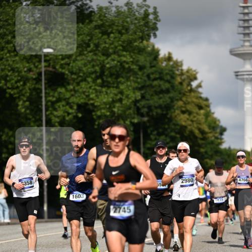 29.06.2025 - hella hamburg halbmarathon Dr. Thomas Lammeyer http://msf.ph/oto/8276322 29.06.2025 09:52:56 Kennedybrücke 1603, 2044, 2707, 2745, 2750, 2849, 2980, 3014, 3116, 3136, 4148, 4766, 5050, 5124, 5648, 6149, 6771, 7035, 7109, 7229, 8358, 8465, 9686, 9914, 10369, 11177 meine-sportfotos.de