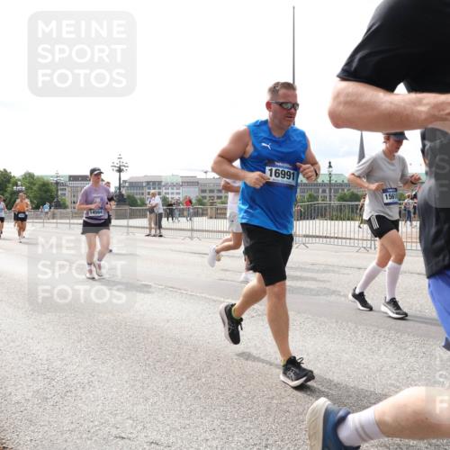 29.06.2025 - hella hamburg halbmarathon Lena Gebhardt http://msf.ph/oto/8276345 29.06.2025 10:20:19 Lombardsbrücke 14564, 16991, 15619, 181, 1011, 1046, 1069, 1110, 1115, 1154, 1471, 1474, 2064, 2478, 3278, 3434, 3733, 3842, 4154, 4166, 4422, 4539, 4585, 4614, 4737, 4739, 5181, 5397, 5556, 5659, 5811, 5812, 5831, 5937, 6951, 7018, 7101, 7131, 7137, 7519, 7739, 7744, 7808, 8025, 8387, 8462, 8588, 8738, 9136, 9196, 9722, 9735, 9873, 10041, 10414, 10550, 10595, 10613, 10622, 10647, 10701, 10754, 11028, 11036, 11603, 11835 meine-sportfotos.de