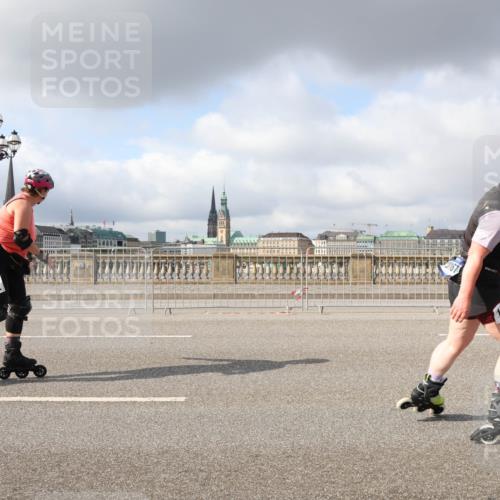 29.06.2025 - hella hamburg halbmarathon Lena Gebhardt http://msf.ph/oto/8276385 29.06.2025 09:05:00 Lombardsbrücke  meine-sportfotos.de