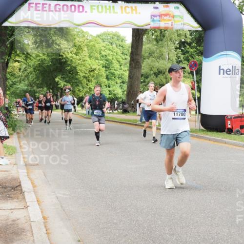 29.06.2025 - hella hamburg halbmarathon MichiJ http://msf.ph/oto/8276391 29.06.2025 10:57:02 Zwischen KM18-KM19 3844, 9338, 9663, 10700, 11780, 12521 meine-sportfotos.de