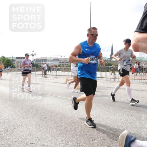 29.06.2025 - hella hamburg halbmarathon Lena Gebhardt http://msf.ph/oto/8276450 29.06.2025 10:20:19 Lombardsbrücke 14564, 10595, 5991, 15619, 1011, 1046, 1069, 1110, 1115, 1154, 1471, 1474, 2064, 2478, 3278, 3434, 3733, 3842, 4154, 4166, 4422, 4539, 4585, 4614, 4737, 4739, 5181, 5397, 5556, 5659, 5811, 5812, 5831, 5937, 6951, 7018, 7101, 7131, 7137, 7519, 7739, 7744, 7808, 8025, 8387, 8462, 8588, 8738, 9136, 9196, 9722, 9735, 9873, 10041, 10414, 10550, 10595, 10613, 10622, 10647, 10701, 10754, 11028, 11036, 11603, 11835 meine-sportfotos.de