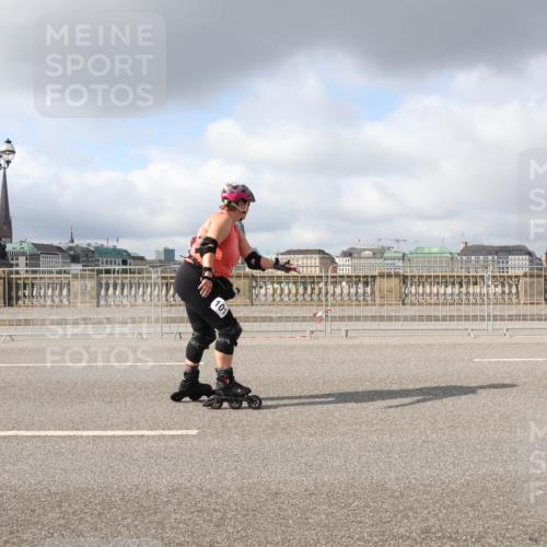 29.06.2025 - hella hamburg halbmarathon Lena Gebhardt http://msf.ph/oto/8276527 29.06.2025 09:05:00 Lombardsbrücke  meine-sportfotos.de