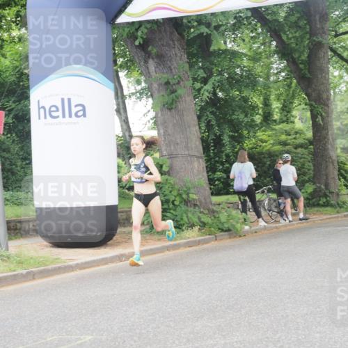29.06.2025 - hella hamburg halbmarathon KatJ http://msf.ph/oto/8276546 29.06.2025 10:09:50 Zwischen KM18-KM19 53, 6380 meine-sportfotos.de
