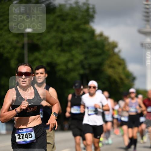 29.06.2025 - hella hamburg halbmarathon Dr. Thomas Lammeyer http://msf.ph/oto/8276551 29.06.2025 09:52:57 Kennedybrücke 1603, 2044, 2707, 2745, 2750, 2849, 2980, 3014, 3116, 3136, 4148, 4766, 5050, 5124, 5648, 6149, 6771, 7035, 7109, 7229, 8358, 8465, 9686, 9914, 11177 meine-sportfotos.de