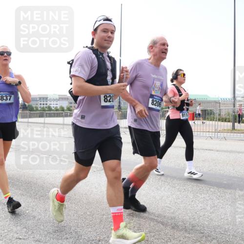 29.06.2025 - hella hamburg halbmarathon Lena Gebhardt http://msf.ph/oto/8276568 29.06.2025 10:11:31 Lombardsbrücke 1328, 1531, 1723, 1866, 1992, 2868, 3363, 3837, 4227, 5254, 5605, 5653, 7271, 7571, 8115, 8171, 8206, 8207, 8368, 8561, 8807, 8810, 9119, 9428, 10196, 10372, 10428, 11149, 11321, 11507, 11755, 12286, 12473, 12571, 12836, 13177, 13203, 13603, 13939, 14008, 14022, 14149, 14384, 15009, 15252, 15797, 15908, 15945, 16383, 17080, 17142, 17500, 17638, 17787, 17866, 18278, 18382, 19172, 19241 meine-sportfotos.de