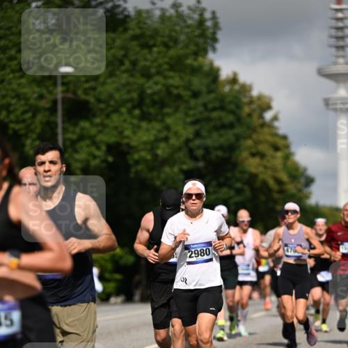 29.06.2025 - hella hamburg halbmarathon Dr. Thomas Lammeyer http://msf.ph/oto/8276569 29.06.2025 09:52:57 Kennedybrücke 1603, 2044, 2707, 2745, 2750, 2849, 2980, 3014, 3116, 3136, 4148, 4766, 5050, 5124, 5648, 6149, 6771, 7035, 7109, 7229, 8358, 8465, 9686, 9914, 11177 meine-sportfotos.de