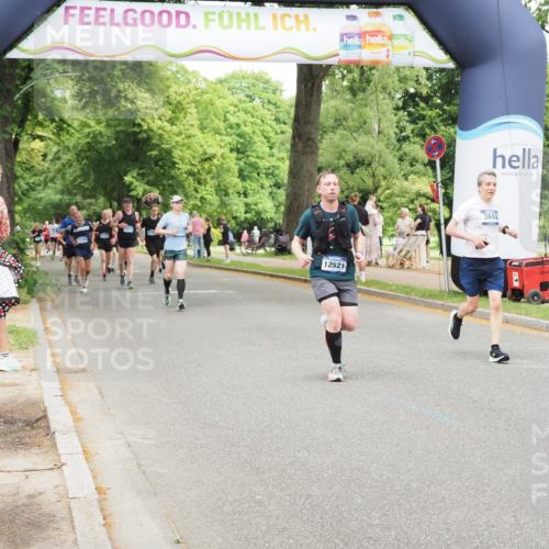 29.06.2025 - hella hamburg halbmarathon MichiJ http://msf.ph/oto/8276653 29.06.2025 10:57:03 Zwischen KM18-KM19 3844, 9663, 10700, 11780, 12521 meine-sportfotos.de