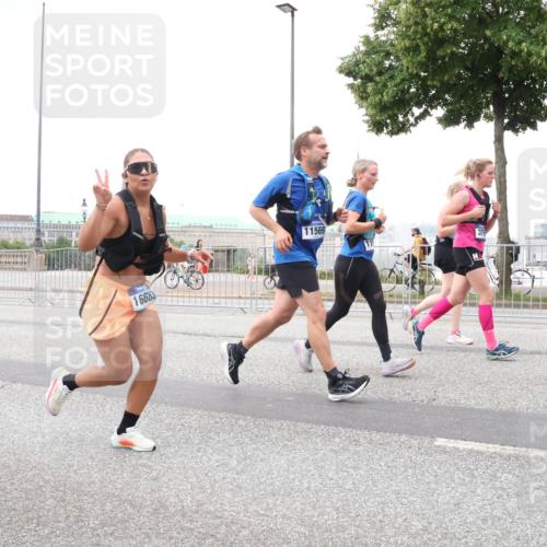 29.06.2025 - hella hamburg halbmarathon Lena Gebhardt http://msf.ph/oto/8276659 29.06.2025 10:54:43 Lombardsbrücke 16683, 11569, 379, 1198, 1762, 1822, 1949, 2084, 2244, 2532, 2566, 2586, 2632, 3002, 3364, 3761, 3795, 3857, 4191, 4192, 4720, 4971, 5157, 5185, 5216, 5309, 5392, 5500, 5727, 5882, 5933, 5993, 6023, 6279, 6839, 6982, 7498, 7670, 7874, 7946, 7986, 8012, 8186, 8801, 8803, 9130, 9521, 9596, 10109, 10331, 10471, 10686, 11033, 11226, 11287, 11354, 11567, 11569, 12240, 12268, 12270, 12930, 13272, 13283, 13944, 13945, 13979, 13980 meine-sportfotos.de