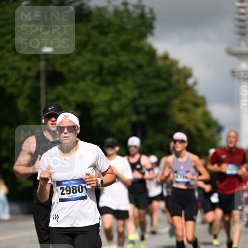 29.06.2025 - hella hamburg halbmarathon Dr. Thomas Lammeyer http://msf.ph/oto/8276668 29.06.2025 09:52:59 Kennedybrücke 1343, 1603, 2044, 2707, 2745, 2750, 2849, 2980, 3014, 3116, 3136, 3282, 4148, 4766, 5050, 5124, 5648, 6149, 6771, 7035, 7109, 7229, 8358, 8465, 9296, 9686, 9914, 10930, 11177 meine-sportfotos.de