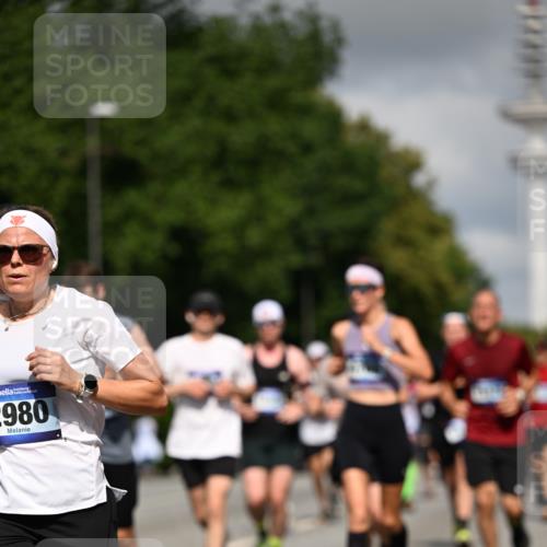 29.06.2025 - hella hamburg halbmarathon Dr. Thomas Lammeyer http://msf.ph/oto/8276691 29.06.2025 09:52:59 Kennedybrücke 1343, 1603, 2044, 2707, 2745, 2750, 2849, 2980, 3014, 3116, 3136, 3282, 4148, 4766, 5050, 5124, 5648, 6149, 6771, 7035, 7109, 7229, 8358, 8465, 9296, 9686, 9914, 10930, 11177 meine-sportfotos.de