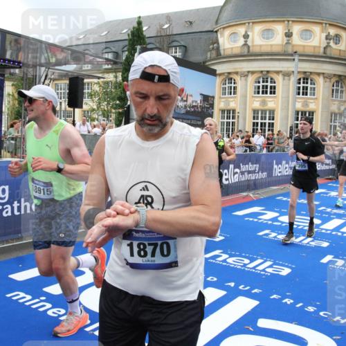 29.06.2025 - hella hamburg halbmarathon Michael Strokosch http://msf.ph/oto/8276703 29.06.2025 10:53:59 Ziel 1706, 1815, 1870, 2432, 3096, 6374, 6481, 7395, 7918, 7973, 8394, 10891, 11789, 12413, 13032, 13869, 14026, 14175, 16477, 16538, 18418, 18831, 18879, 18915, 19177 meine-sportfotos.de