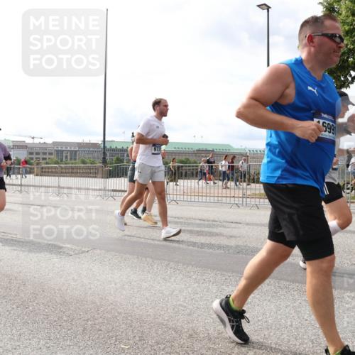 29.06.2025 - hella hamburg halbmarathon Lena Gebhardt http://msf.ph/oto/8276711 29.06.2025 10:20:19 Lombardsbrücke 14564, 973, 5991, 1011, 1046, 1069, 1110, 1115, 1154, 1471, 1474, 2064, 2478, 3278, 3434, 3733, 3842, 4154, 4166, 4422, 4539, 4585, 4614, 4737, 4739, 5181, 5397, 5556, 5659, 5811, 5812, 5831, 5937, 6951, 7018, 7101, 7131, 7137, 7519, 7739, 7744, 7808, 8025, 8387, 8462, 8588, 8738, 9136, 9196, 9722, 9735, 9873, 10041, 10414, 10550, 10595, 10613, 10622, 10647, 10701, 10754, 11028, 11036, 11603, 11835 meine-sportfotos.de