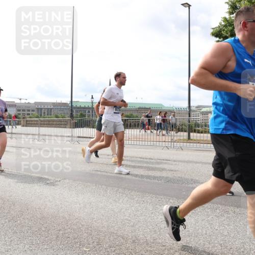 29.06.2025 - hella hamburg halbmarathon Lena Gebhardt http://msf.ph/oto/8276757 29.06.2025 10:20:19 Lombardsbrücke 14564, 99, 1011, 1046, 1069, 1110, 1115, 1154, 1471, 1474, 2064, 2478, 3278, 3434, 3733, 3842, 4154, 4166, 4422, 4539, 4585, 4614, 4737, 4739, 5181, 5397, 5556, 5659, 5811, 5812, 5831, 5937, 6951, 7018, 7101, 7131, 7137, 7519, 7739, 7744, 7808, 8025, 8387, 8462, 8588, 8738, 9136, 9196, 9722, 9735, 9873, 10041, 10414, 10550, 10595, 10613, 10622, 10647, 10701, 10754, 11028, 11036, 11603, 11835 meine-sportfotos.de
