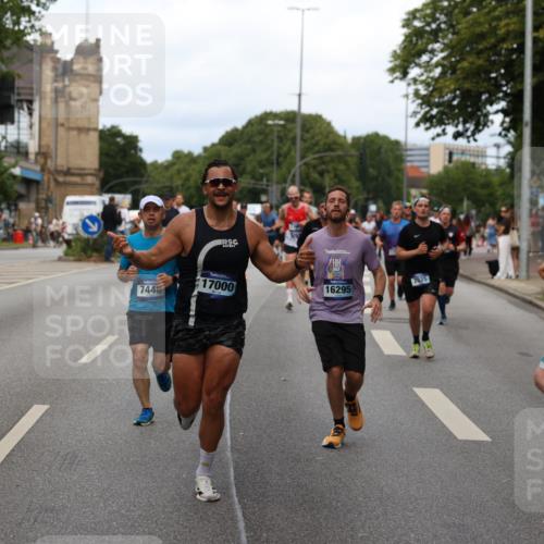 29.06.2025 - hella hamburg halbmarathon Yannick Fuchs http://msf.ph/oto/8276812 29.06.2025 10:37:17 20KM 1353, 1675, 1700, 1735, 2233, 2653, 4229, 4235, 5011, 5124, 5477, 7035, 7448, 7734, 7865, 9364, 9371, 9534, 9833, 10216, 10469, 11907, 12839, 14226, 14447, 14560, 14813, 15095, 15255, 15297, 15301, 15328, 15535, 15851, 16295, 16333, 16677, 17000, 17177, 17733, 17911, 18004, 18275, 18304, 18559, 18632, 18659, 18680, 18987 meine-sportfotos.de