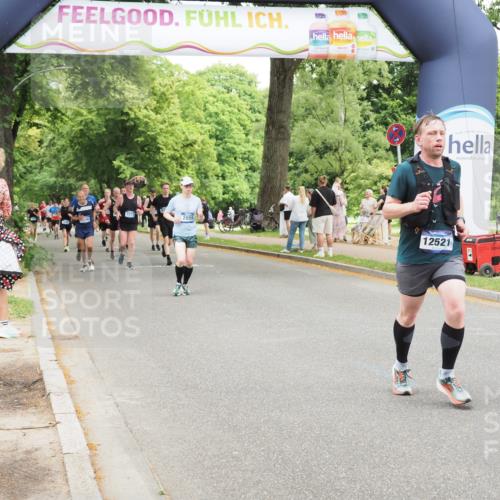 29.06.2025 - hella hamburg halbmarathon MichiJ http://msf.ph/oto/8276838 29.06.2025 10:57:04 Zwischen KM18-KM19 2055, 3844, 9663, 10700, 11780, 12521 meine-sportfotos.de