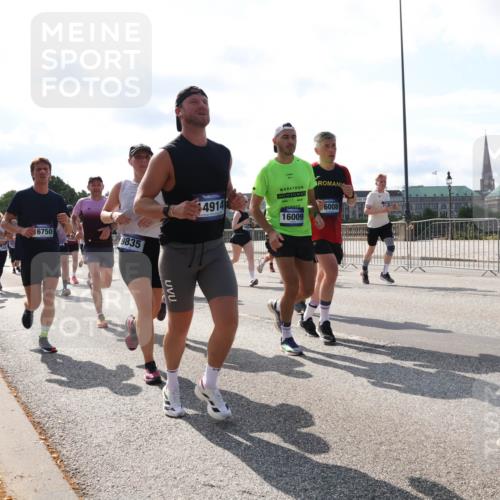 29.06.2025 - hella hamburg halbmarathon Lena Gebhardt http://msf.ph/oto/8276841 29.06.2025 09:57:51 Lombardsbrücke 16750, 11200, 9835, 4914, 16009, 6008, 1571, 1086, 1094, 1179, 1193, 1258, 1320, 1321, 1335, 1422, 1563, 1870, 2138, 2252, 2397, 2417, 2444, 2448, 2488, 2612, 2855, 2946, 3048, 3058, 3091, 3096, 3114, 3251, 3698, 3999, 4261, 4299, 4379, 4814, 4986, 5018, 5024, 5032, 5305, 5633, 5672, 5775, 5820, 5907, 6125, 6355, 6356, 6374, 6569, 6580, 6585, 6628, 6754, 6776, 6795, 6942, 7065, 7134, 7221, 7397, 7478, 7509, 7594, 7646, 7724, 7742, 7930, 7932, 7952, 7973, 7976 meine-sportfotos.de