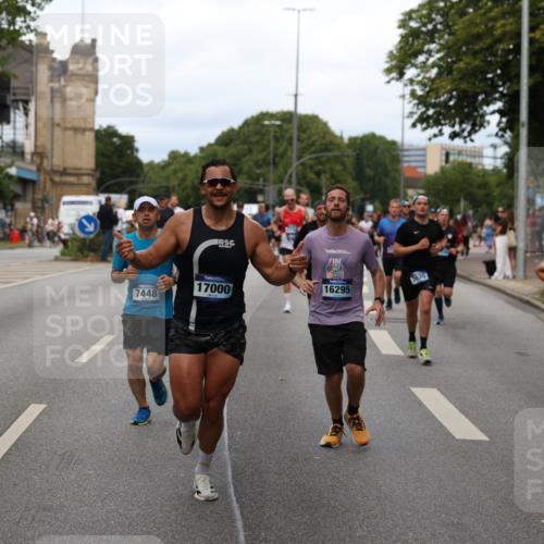 29.06.2025 - hella hamburg halbmarathon Yannick Fuchs http://msf.ph/oto/8276854 29.06.2025 10:37:17 20KM 1353, 1675, 1700, 1735, 2233, 2653, 4229, 4235, 5011, 5124, 5477, 7035, 7448, 7734, 7865, 9364, 9371, 9534, 9833, 10216, 10469, 11907, 12839, 14226, 14447, 14560, 14813, 15095, 15255, 15297, 15301, 15328, 15535, 15851, 16295, 16333, 16677, 17000, 17177, 17733, 17911, 18004, 18275, 18304, 18559, 18632, 18659, 18680, 18987 meine-sportfotos.de