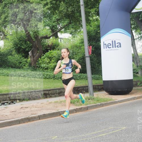 29.06.2025 - hella hamburg halbmarathon KatJ http://msf.ph/oto/8276855 29.06.2025 10:09:51 Zwischen KM18-KM19 53, 6380 meine-sportfotos.de
