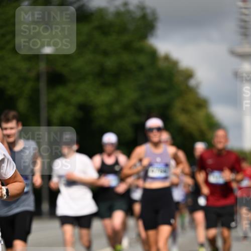 29.06.2025 - hella hamburg halbmarathon Dr. Thomas Lammeyer http://msf.ph/oto/8276862 29.06.2025 09:53:00 Kennedybrücke 1343, 1603, 2044, 2707, 2745, 2750, 2849, 2980, 3014, 3116, 3136, 3282, 4148, 4766, 5050, 5124, 5648, 6149, 6771, 7035, 7109, 7229, 8358, 8465, 9296, 9686, 9914, 10930, 11177 meine-sportfotos.de