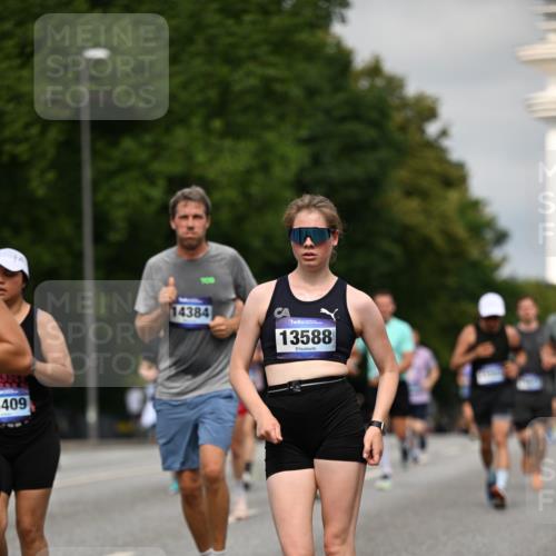 29.06.2025 - hella hamburg halbmarathon Dr. Thomas Lammeyer http://msf.ph/oto/8276864 29.06.2025 10:15:39 Kennedybrücke 1062, 1166, 1992, 2661, 4227, 5254, 5990, 5991, 7474, 7571, 8368, 9169, 9191, 10042, 10428 meine-sportfotos.de