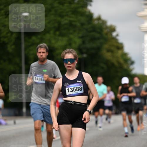 29.06.2025 - hella hamburg halbmarathon Dr. Thomas Lammeyer http://msf.ph/oto/8276902 29.06.2025 10:15:40 Kennedybrücke 1062, 1166, 1992, 2661, 4227, 5254, 5990, 5991, 7474, 7571, 8368, 9191, 9254, 10042, 10428 meine-sportfotos.de