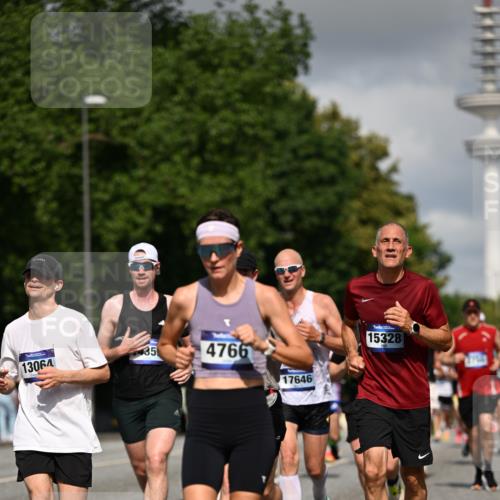29.06.2025 - hella hamburg halbmarathon Dr. Thomas Lammeyer http://msf.ph/oto/8276909 29.06.2025 09:53:00 Kennedybrücke 1343, 1603, 2044, 2707, 2745, 2750, 2849, 2980, 3014, 3116, 3136, 3282, 4148, 4766, 5050, 5124, 5648, 6149, 6771, 7035, 7109, 7229, 8358, 8465, 9296, 9686, 9914, 10930, 11177 meine-sportfotos.de