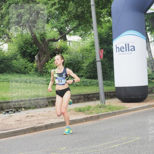 29.06.2025 - hella hamburg halbmarathon KatJ http://msf.ph/oto/8276913 29.06.2025 10:09:51 Zwischen KM18-KM19 53, 6380 meine-sportfotos.de