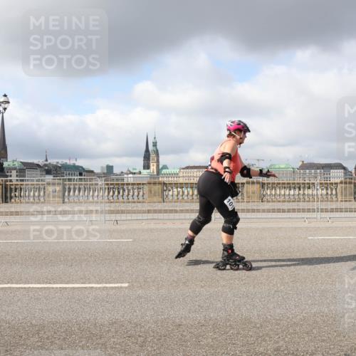 29.06.2025 - hella hamburg halbmarathon Lena Gebhardt http://msf.ph/oto/8277015 29.06.2025 09:05:00 Lombardsbrücke  meine-sportfotos.de