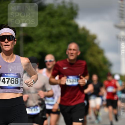 29.06.2025 - hella hamburg halbmarathon Dr. Thomas Lammeyer http://msf.ph/oto/8277050 29.06.2025 09:53:02 Kennedybrücke 1343, 1445, 1603, 2044, 2573, 2745, 2750, 2849, 2980, 3014, 3116, 3136, 3282, 4148, 4766, 5050, 5648, 5889, 6123, 6149, 6771, 7035, 7109, 7229, 8358, 8370, 8465, 9264, 9296, 9686, 9914, 10930 meine-sportfotos.de