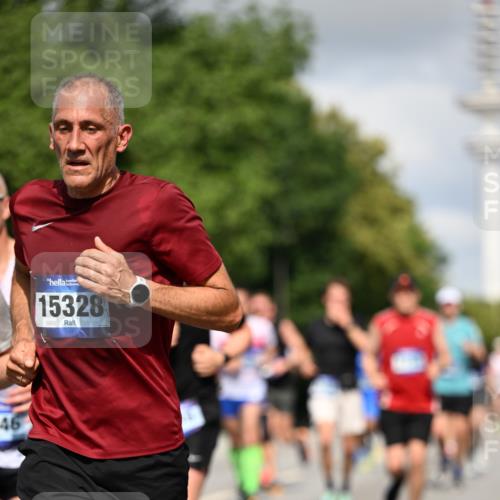 29.06.2025 - hella hamburg halbmarathon Dr. Thomas Lammeyer http://msf.ph/oto/8277132 29.06.2025 09:53:03 Kennedybrücke 1343, 1445, 1603, 2573, 2745, 2750, 2849, 2980, 3014, 3116, 3136, 3282, 4148, 4766, 5648, 5889, 6123, 6149, 6771, 7035, 7109, 7229, 8358, 8370, 8465, 9264, 9296, 9686, 9914, 10930 meine-sportfotos.de