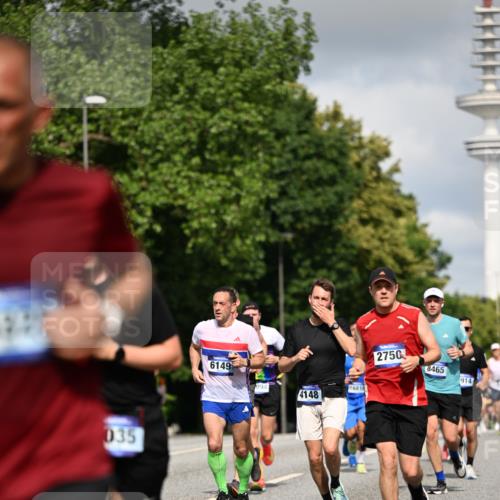 29.06.2025 - hella hamburg halbmarathon Dr. Thomas Lammeyer http://msf.ph/oto/8277146 29.06.2025 09:53:03 Kennedybrücke 1343, 1445, 1603, 2573, 2745, 2750, 2849, 2980, 3014, 3116, 3136, 3282, 4148, 4766, 5648, 5889, 6123, 6149, 6771, 7035, 7109, 7229, 8358, 8370, 8465, 9264, 9296, 9686, 9914, 10930 meine-sportfotos.de