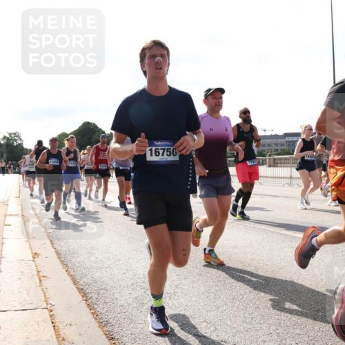 29.06.2025 - hella hamburg halbmarathon Lena Gebhardt http://msf.ph/oto/8277179 29.06.2025 09:57:52 Lombardsbrücke 11208, 7478, 6356, 6356, 16750, 14865, 98, 1086, 1094, 1179, 1193, 1258, 1320, 1321, 1335, 1422, 1563, 1870, 2138, 2252, 2397, 2417, 2444, 2448, 2488, 2612, 2636, 2855, 2946, 3048, 3058, 3091, 3096, 3114, 3251, 3999, 4261, 4299, 4379, 4814, 4986, 5024, 5032, 5305, 5633, 5672, 5775, 5820, 5907, 6125, 6355, 6356, 6374, 6569, 6580, 6585, 6628, 6754, 6776, 6795, 6942, 7065, 7134, 7221, 7397, 7478, 7509, 7594, 7646, 7724, 7742, 7930, 7932, 7952, 7973, 7976 meine-sportfotos.de