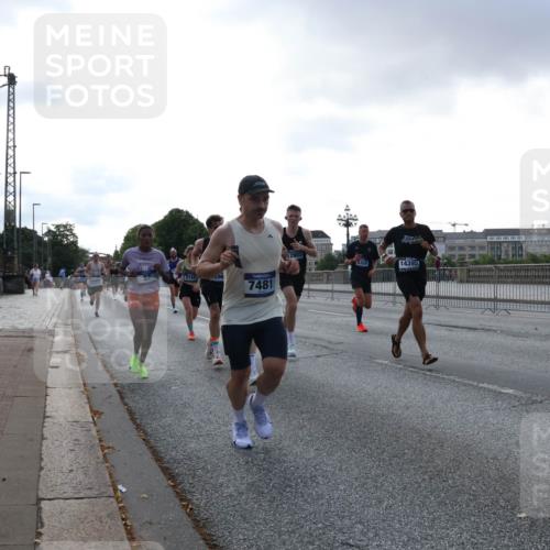 29.06.2025 - hella hamburg halbmarathon Lena Gebhardt http://msf.ph/oto/8277183 29.06.2025 09:45:25 Lombardsbrücke 4749, 7481, 17802, 6358, 14395, 57, 1707, 1758, 1827, 1990, 2689, 2746, 3043, 3201, 4050, 4129, 4679, 4698, 4749, 5070, 5269, 5328, 5746, 5826, 6358, 6619, 6781, 7272, 7389, 7481, 7651, 7723, 8190, 8209, 8883, 9137, 9381, 9571, 9634, 10017, 10171, 10486, 10848, 10876, 11120, 11169, 11413, 11857, 12049, 12234, 12308, 12595, 12691, 12900, 12988, 13066, 13618, 14028, 14140, 14164, 14289, 15672, 15883, 16157, 16713, 16818, 17428 meine-sportfotos.de