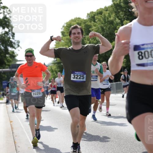 29.06.2025 - hella hamburg halbmarathon Jannik Wohlers http://msf.ph/oto/8277198 29.06.2025 10:02:14 Lombardsbrücke 1702, 1733, 2685, 2712, 2819, 3225, 3780, 3919, 3976, 4066, 5734, 6752, 6860, 7049, 7869, 7888, 8003, 8364, 8624, 8662, 8749, 9006, 9131, 9554, 9986, 10128, 10295, 10539, 11250, 11515, 11670, 11702, 11782, 11968, 12978, 13184, 13488, 13491, 13932, 14732, 15291, 15394, 15834, 15993, 16654, 17077, 17757, 17836, 17931, 17939, 18624, 19117, 19146, 19165, 19173, 19176 meine-sportfotos.de