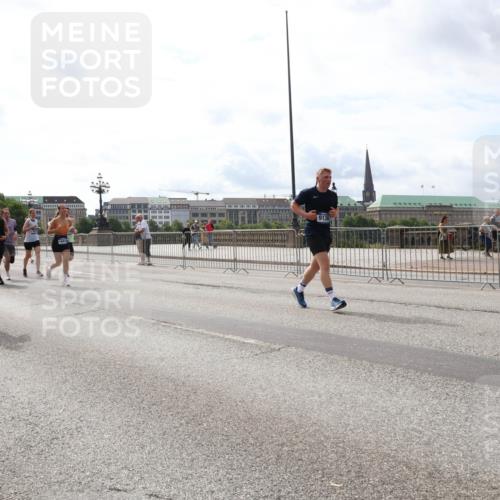 29.06.2025 - hella hamburg halbmarathon Lena Gebhardt http://msf.ph/oto/8277253 29.06.2025 10:20:21 Lombardsbrücke 7101, 10595, 111, 10414, 1011, 1046, 1069, 1110, 1115, 1154, 1471, 1474, 2064, 2478, 3278, 3434, 3733, 3842, 4154, 4166, 4422, 4539, 4585, 4614, 4737, 4739, 4754, 4869, 5181, 5397, 5556, 5625, 5659, 5811, 5812, 5831, 5937, 6951, 7018, 7101, 7131, 7137, 7519, 7739, 7744, 7808, 8025, 8387, 8462, 8588, 8738, 9136, 9196, 9722, 9735, 9873, 10041, 10414, 10550, 10595, 10613, 10622, 10647, 10701, 10754, 11028, 11036, 11603, 11835, 11995 meine-sportfotos.de