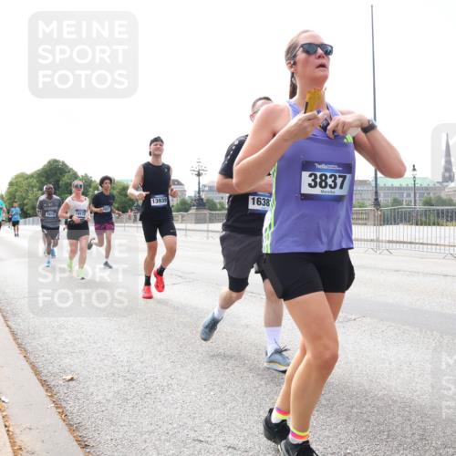 29.06.2025 - hella hamburg halbmarathon Lena Gebhardt http://msf.ph/oto/8277256 29.06.2025 10:11:31 Lombardsbrücke 1328, 1531, 1723, 1866, 1992, 2868, 3363, 3837, 4227, 5254, 5605, 5653, 7271, 7571, 8115, 8171, 8206, 8207, 8368, 8561, 8807, 8810, 9119, 9428, 10196, 10372, 10428, 11149, 11321, 11507, 11755, 12286, 12473, 12571, 12836, 13177, 13203, 13603, 13939, 14008, 14022, 14149, 14384, 15009, 15252, 15797, 15908, 15945, 16383, 17080, 17142, 17500, 17638, 17787, 17866, 18278, 18382, 19172, 19241 meine-sportfotos.de