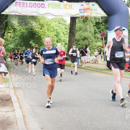 29.06.2025 - hella hamburg halbmarathon MichiJ http://msf.ph/oto/8277283 29.06.2025 10:57:10 Zwischen KM18-KM19 2055, 2277, 3834, 5845, 8755, 10685, 11271, 12521, 13796, 14404, 16441 meine-sportfotos.de