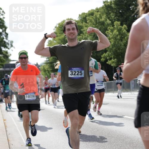 29.06.2025 - hella hamburg halbmarathon Jannik Wohlers http://msf.ph/oto/8277346 29.06.2025 10:02:15 Lombardsbrücke 1702, 1733, 2685, 2712, 2819, 3225, 3780, 3919, 5734, 6752, 7049, 7869, 7888, 8003, 8364, 8624, 8662, 8749, 9006, 9131, 9554, 9986, 10128, 10295, 10539, 11250, 11515, 11702, 11782, 11968, 12978, 13184, 13488, 13491, 13932, 14732, 15291, 15394, 15834, 15993, 16654, 17077, 17757, 17931, 17939, 18624, 19117, 19146, 19165, 19173, 19176 meine-sportfotos.de