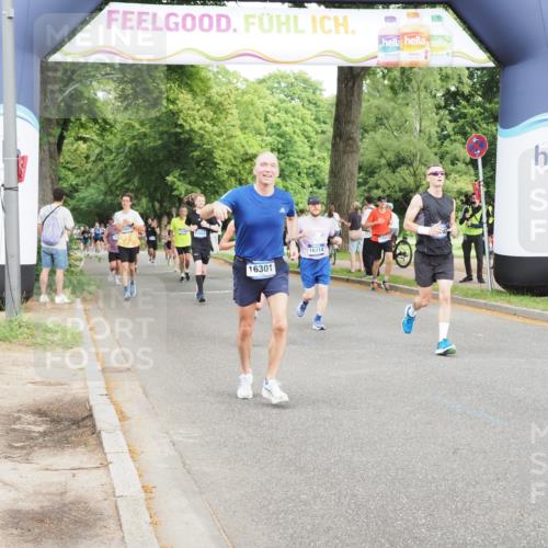 29.06.2025 - hella hamburg halbmarathon MichiJ http://msf.ph/oto/8277409 29.06.2025 10:31:50 Zwischen KM18-KM19 3437, 7185, 10237, 11778, 12723, 12776, 14849, 16301, 16997, 18678, 19038, 19051 meine-sportfotos.de