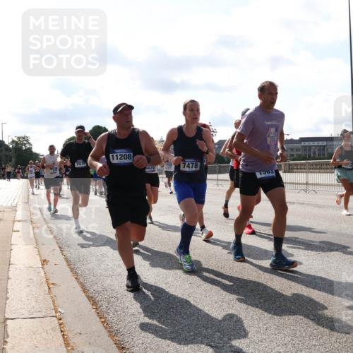 29.06.2025 - hella hamburg halbmarathon Lena Gebhardt http://msf.ph/oto/8277430 29.06.2025 09:57:53 Lombardsbrücke 1870, 7976, 11208, 6628, 7478, 1903, 1086, 1094, 1179, 1193, 1258, 1320, 1321, 1335, 1422, 1563, 1870, 2070, 2138, 2252, 2397, 2417, 2444, 2448, 2488, 2612, 2636, 2711, 2855, 2946, 3048, 3058, 3091, 3096, 3114, 3251, 3999, 4261, 4379, 4814, 4986, 5024, 5032, 5305, 5633, 5672, 5775, 5820, 5907, 6125, 6355, 6356, 6374, 6569, 6580, 6585, 6628, 6754, 6776, 6795, 6942, 7065, 7134, 7221, 7397, 7409, 7478, 7509, 7594, 7646, 7724, 7742, 7930, 7932, 7952, 7973, 7976 meine-sportfotos.de