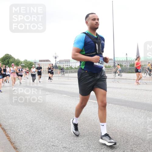 29.06.2025 - hella hamburg halbmarathon Lena Gebhardt http://msf.ph/oto/8277437 29.06.2025 10:54:45 Lombardsbrücke 1440, 2244, 438, 1198, 1822, 1949, 2084, 2244, 2532, 2566, 2586, 2632, 3002, 3364, 3761, 3795, 3857, 4191, 4192, 4720, 4971, 5157, 5185, 5216, 5309, 5392, 5500, 5727, 5882, 5933, 5993, 6023, 6279, 6839, 6982, 7670, 7986, 8012, 8186, 8801, 8803, 9130, 9521, 9596, 10109, 10331, 10471, 10686, 11033, 11226, 11287, 11354, 11567, 11569, 12240, 12268, 12270, 12930, 13272, 13283, 13944, 13945, 13979, 13980 meine-sportfotos.de